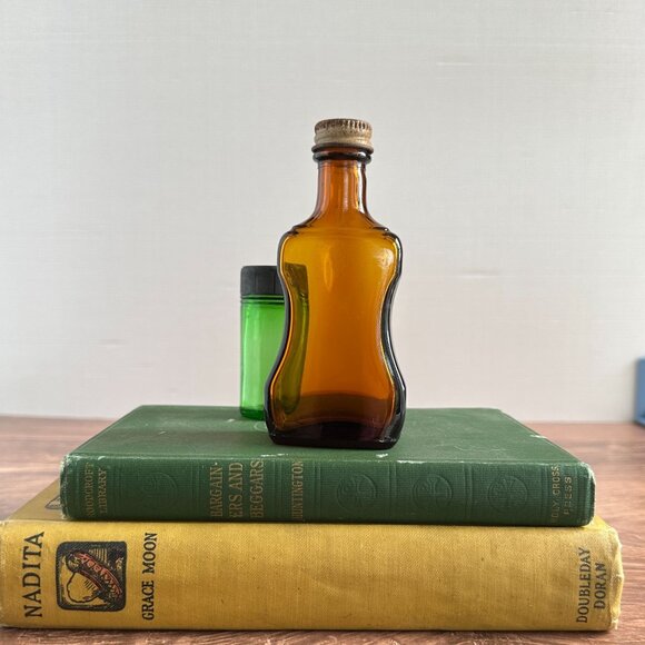 Vintage Crown Colony Guitar-Shaped Amber Glass Bottle With Brass Lid 4 1/2" Tall - Picture 10 of 10